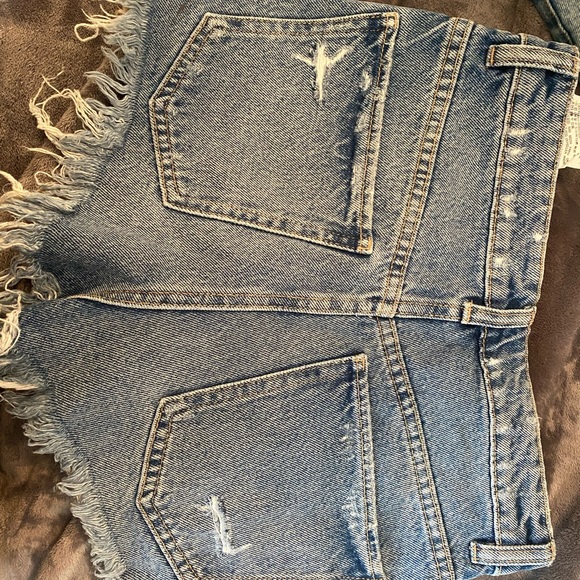 Denim shorts - Picture 3 of 3